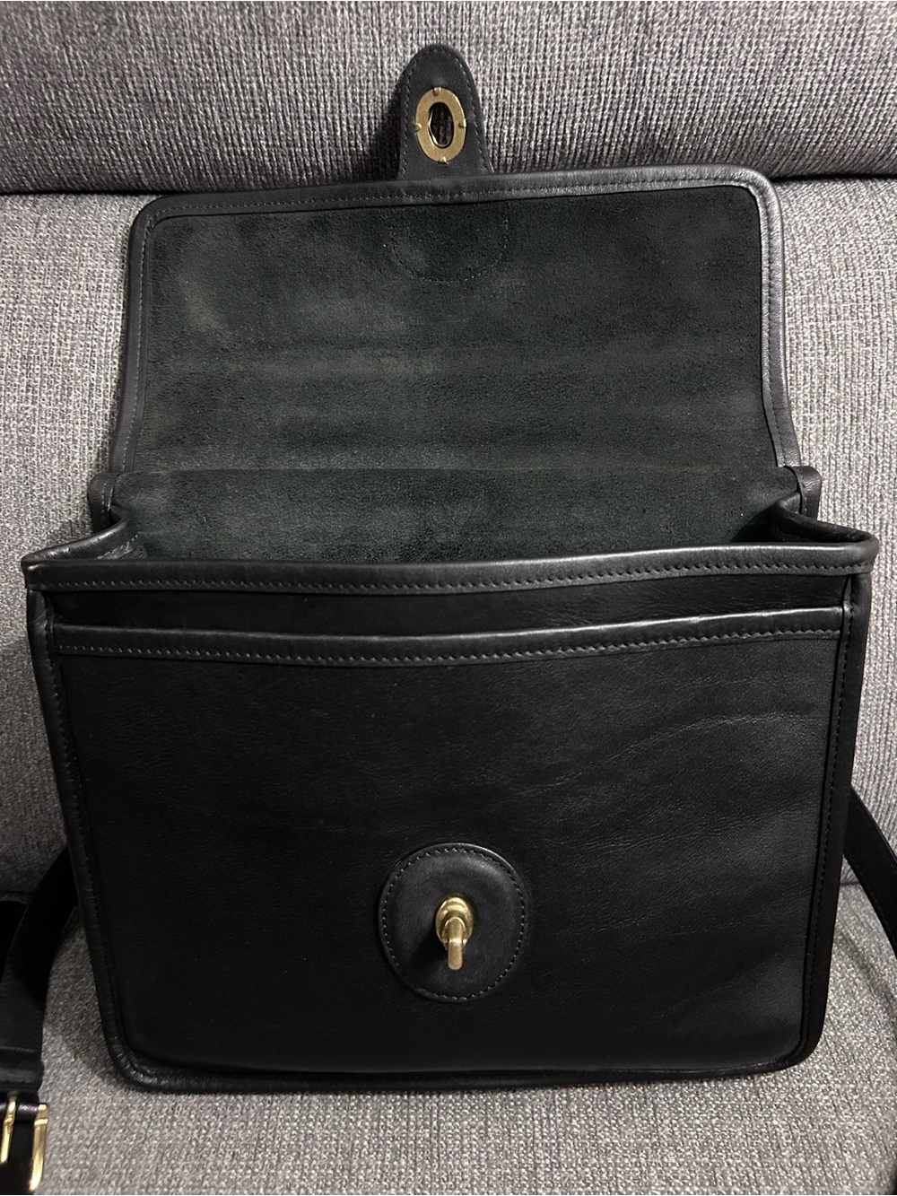 Coach Vintage Willis Black Leather Satchel with Brass Hardware, Hang tag & Strap - Picture 4 of 12